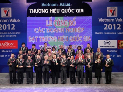 ពិធីប្រកាសគិត្តិនាម “ពាណិជ្ជសញ្ញាជាតិរបស់វៀតណាមឆ្នាំ ២០១២”